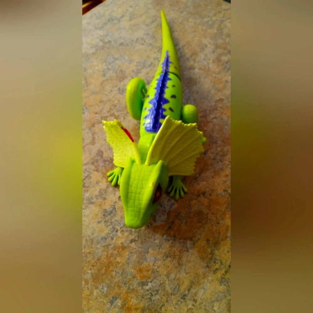 Robo alive bright Lime Green Frilled Lizard Toy with Blue Back Detail